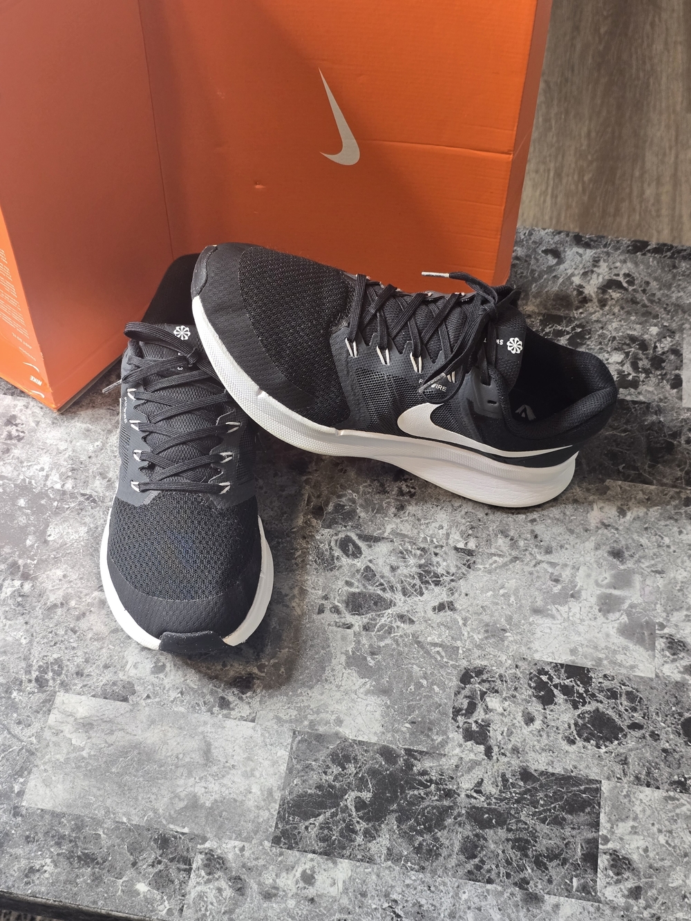 Nike Men's Black Running Shoes WIDE